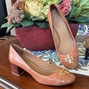 Tory Burch Raleigh Cap Toe Pumps Neutral Tan Leather Block Heels Gold Tone Logo